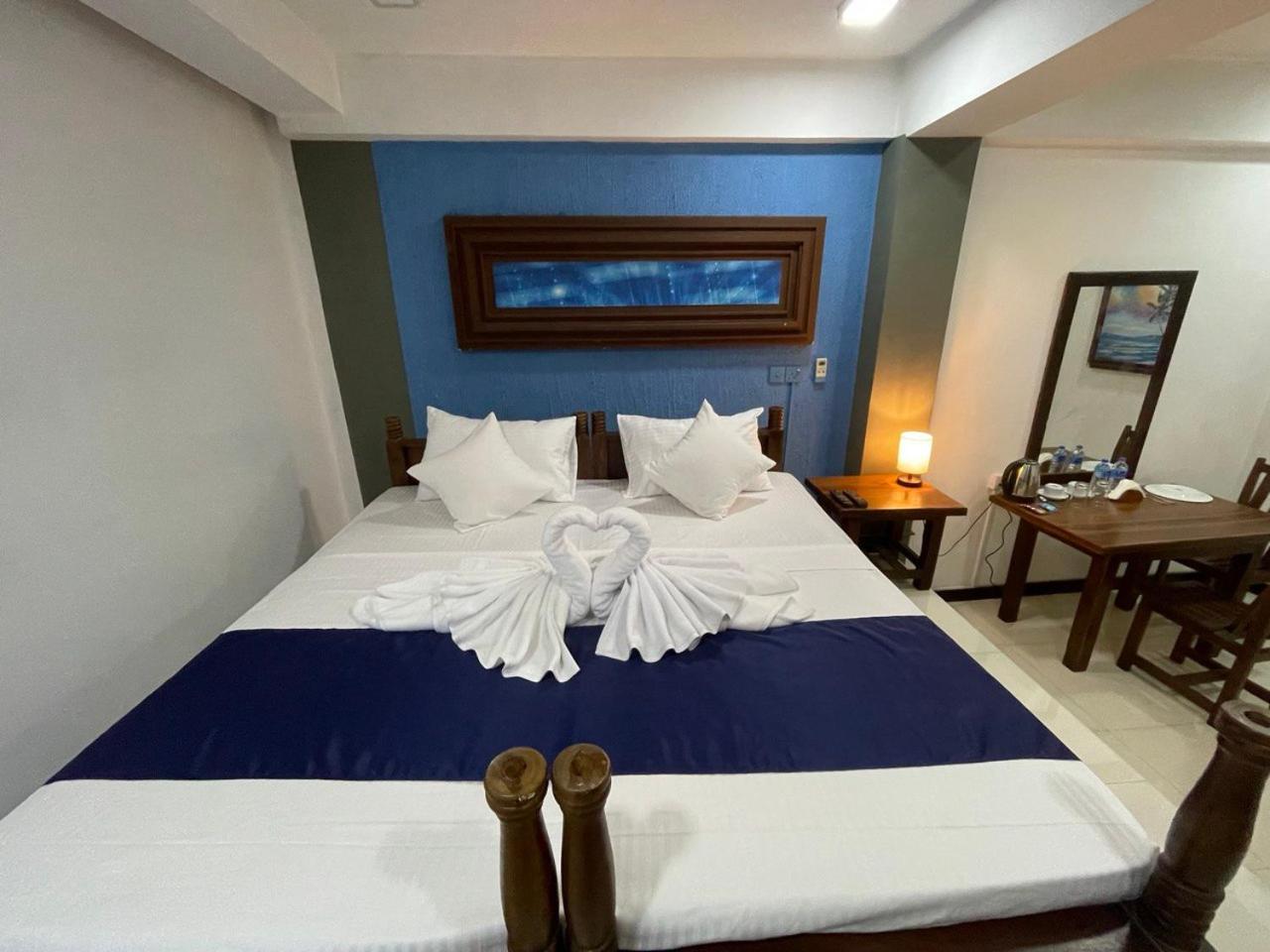 Rush City Hotel Kandy Ngoại thất bức ảnh