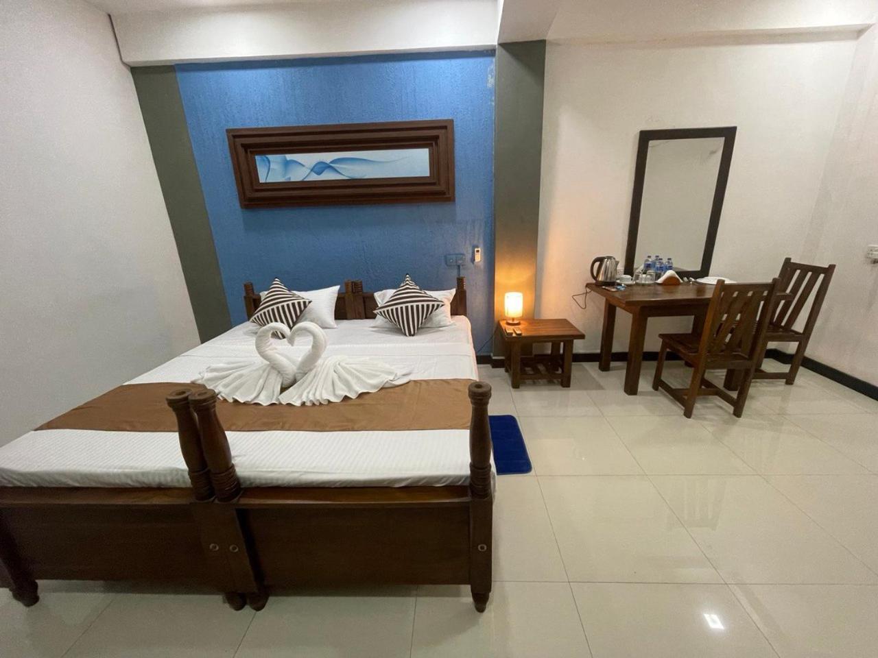 Rush City Hotel Kandy Ngoại thất bức ảnh